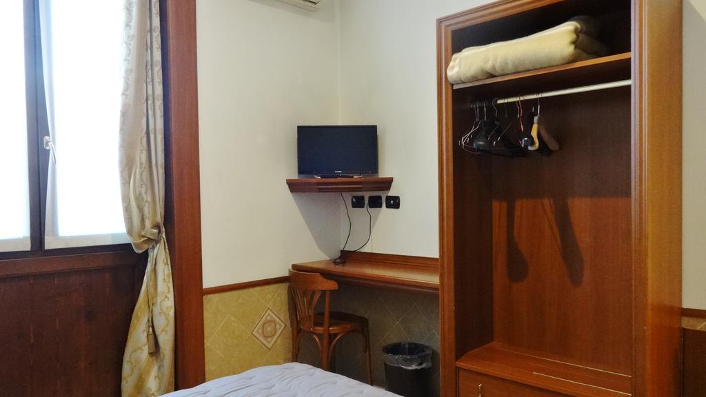 Hotel Astrid ميلان المظهر الخارجي الصورة