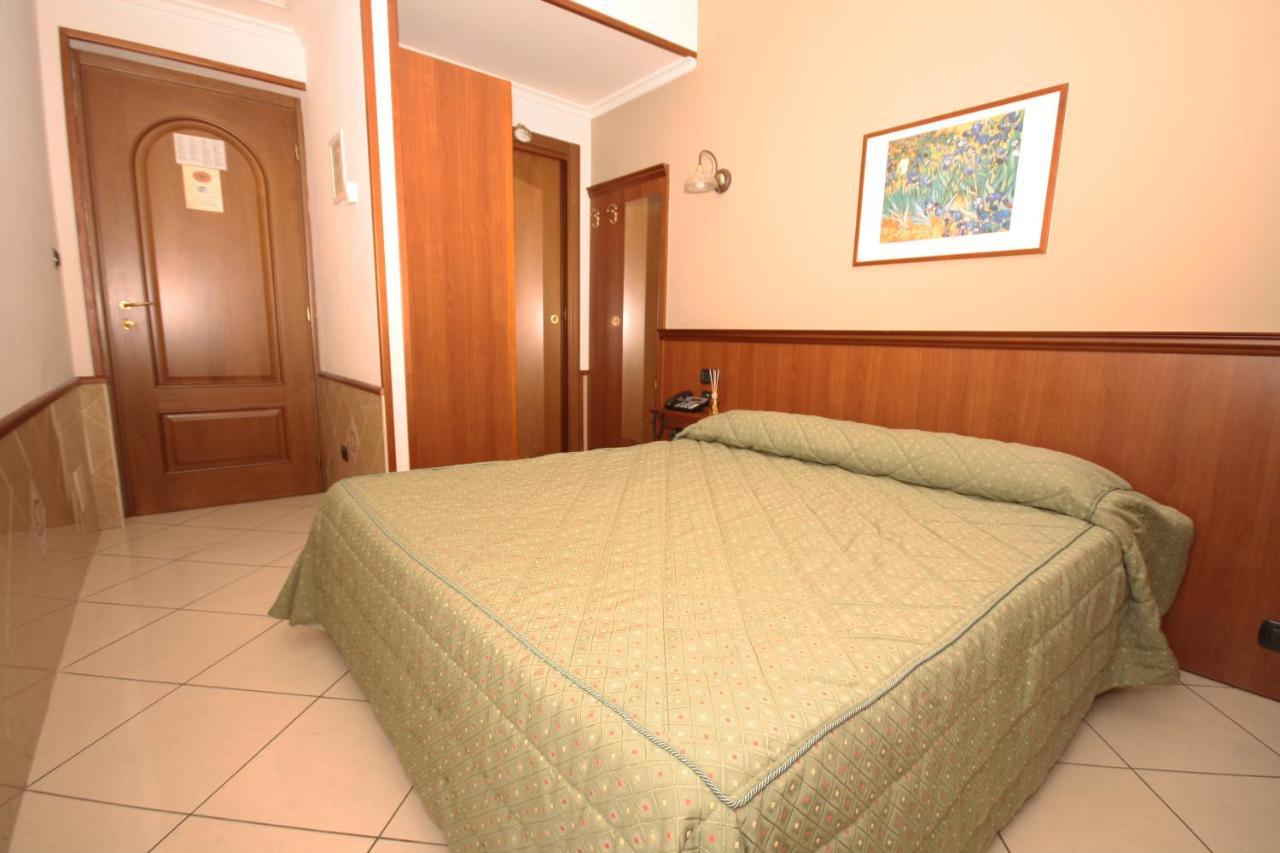 Hotel Astrid ميلان المظهر الخارجي الصورة